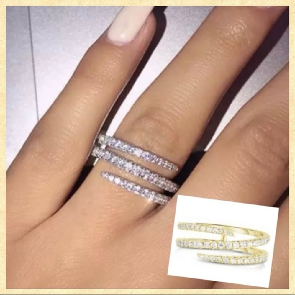 ✨STUNNING COCKTAIL RING ADORNED WITH CRYSTALS-NEW✨‎
